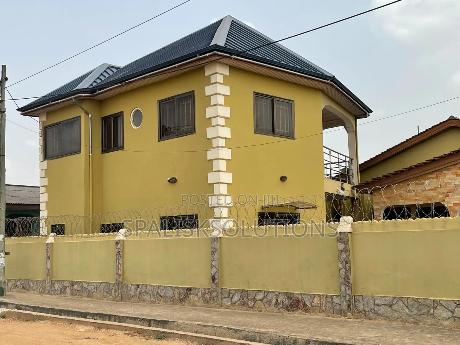 Furnished 5bdrm House in West Hills for sale