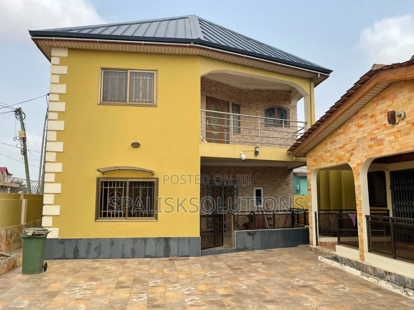 Furnished 5bdrm House in West Hills for sale