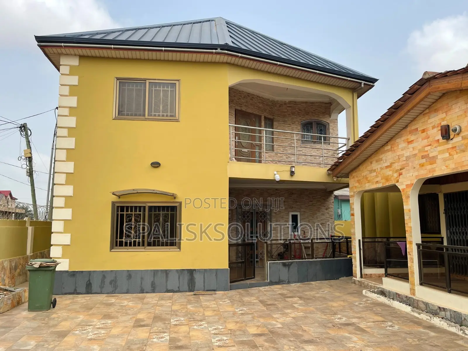 Furnished 5bdrm House in West Hills for sale