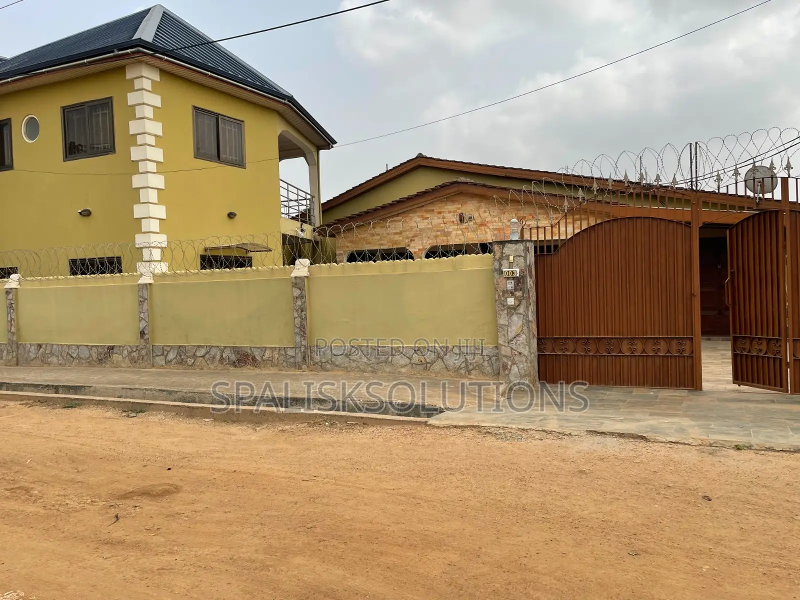 Furnished 5bdrm House in West Hills for sale