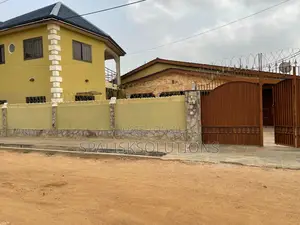 Furnished 5bdrm House in West Hills for sale
