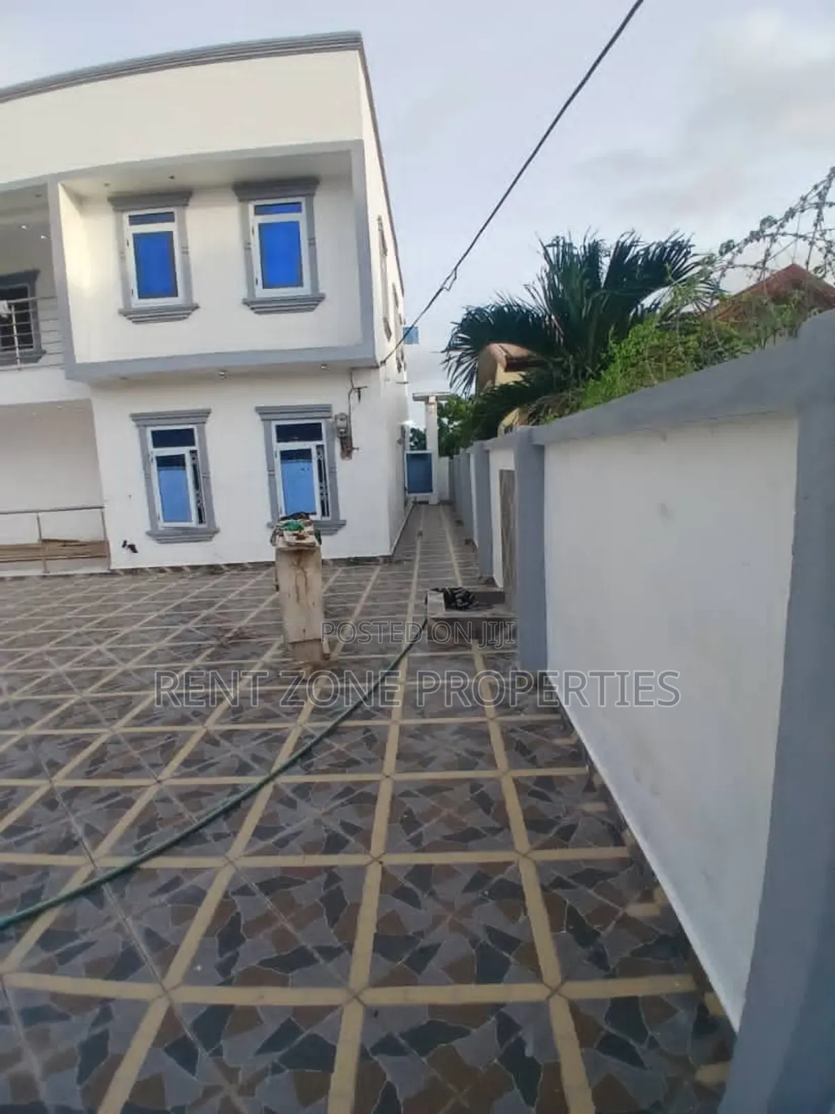3bdrm Duplex in Amasaman for sale