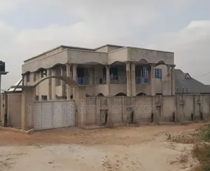 8bdrm House in Kenyasi Adwumam, Kumasi Metropolitan for sale