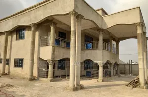 8bdrm House in Kenyasi Adwumam, Kumasi Metropolitan for sale