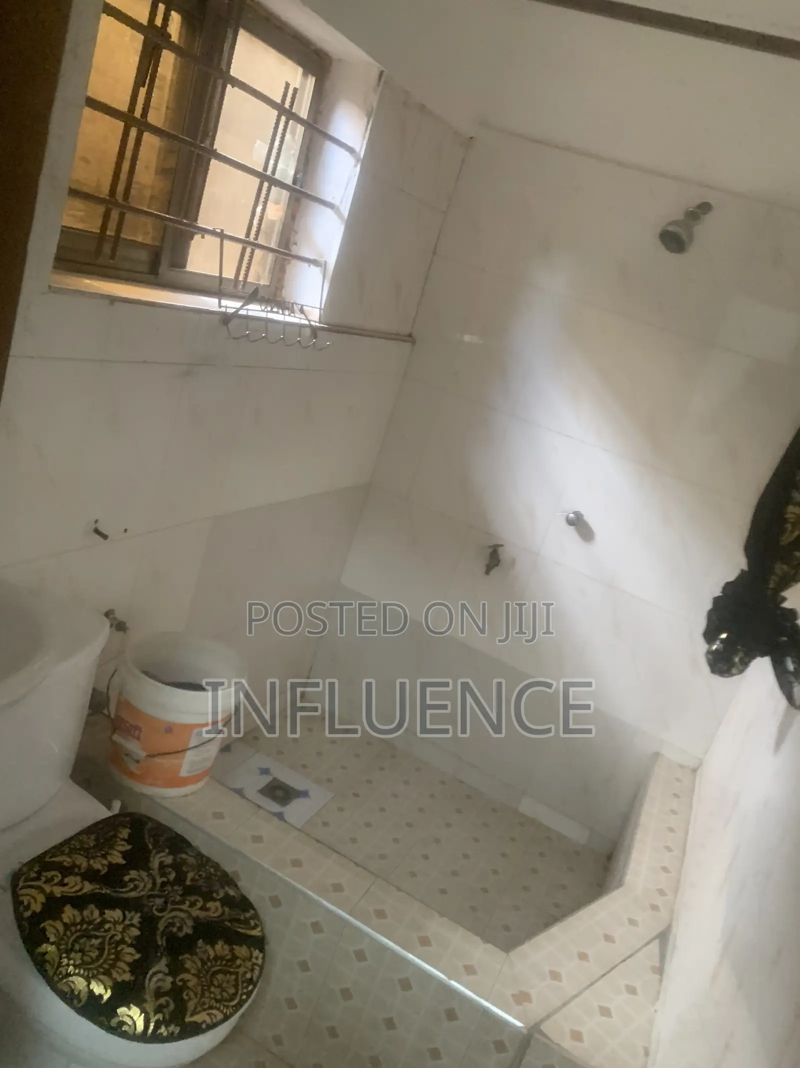 1bdrm Apartment in Palace Mall Area, Spintex for rent