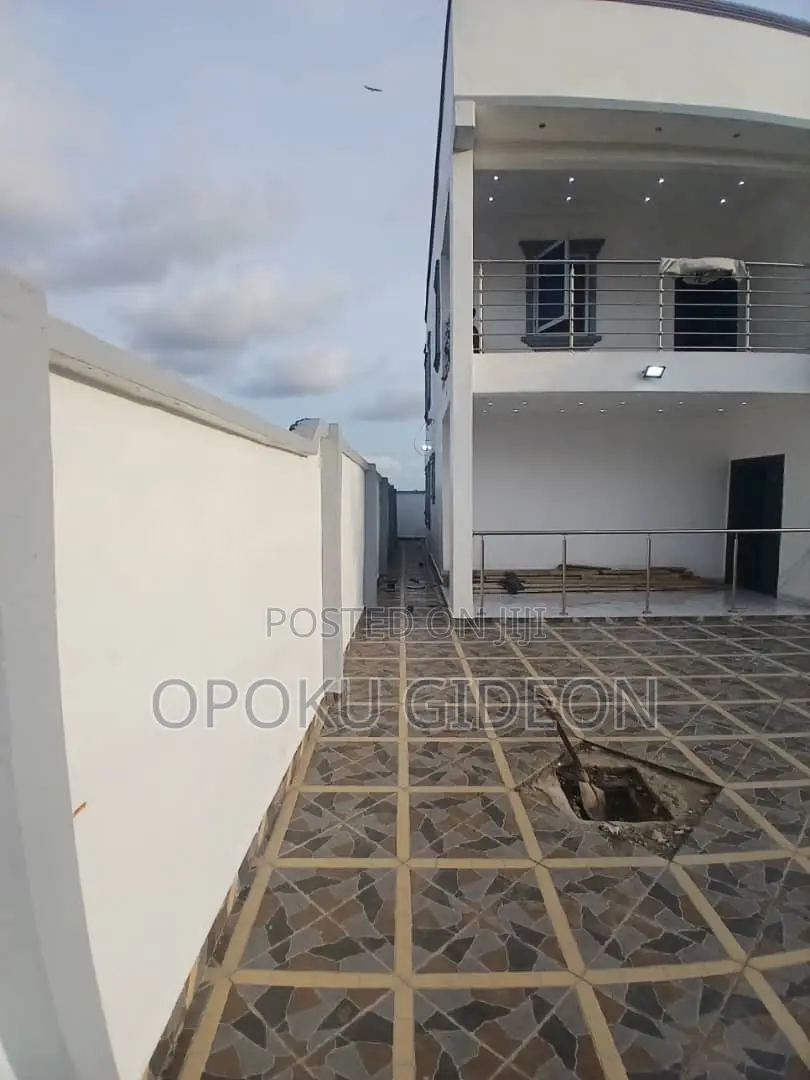 3bdrm Duplex in Macedonia, Amasaman for sale