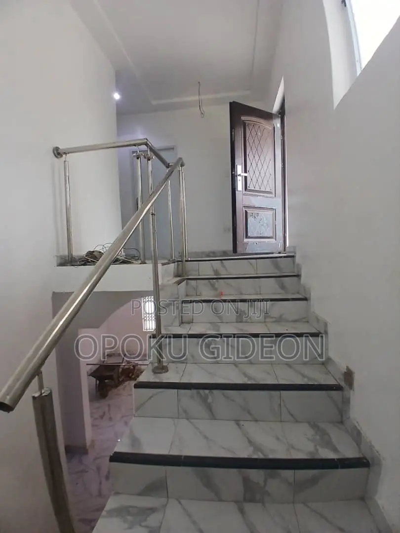 3bdrm Duplex in Macedonia, Amasaman for sale
