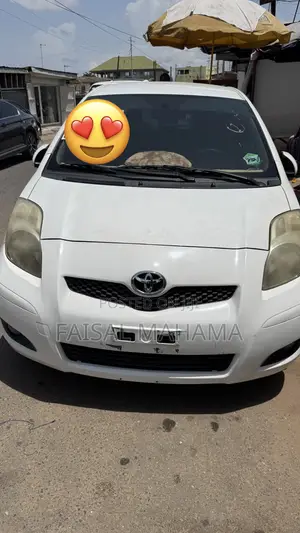 Toyota Yaris 2012 White