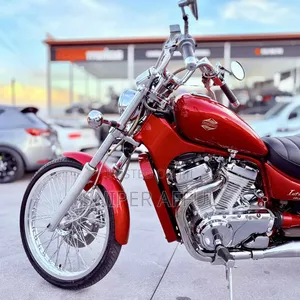 Suzuki Intruder 2015 Red