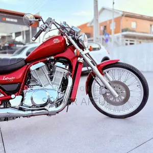 Suzuki Intruder 2015 Red