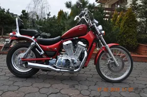 Suzuki Intruder 2015 Red