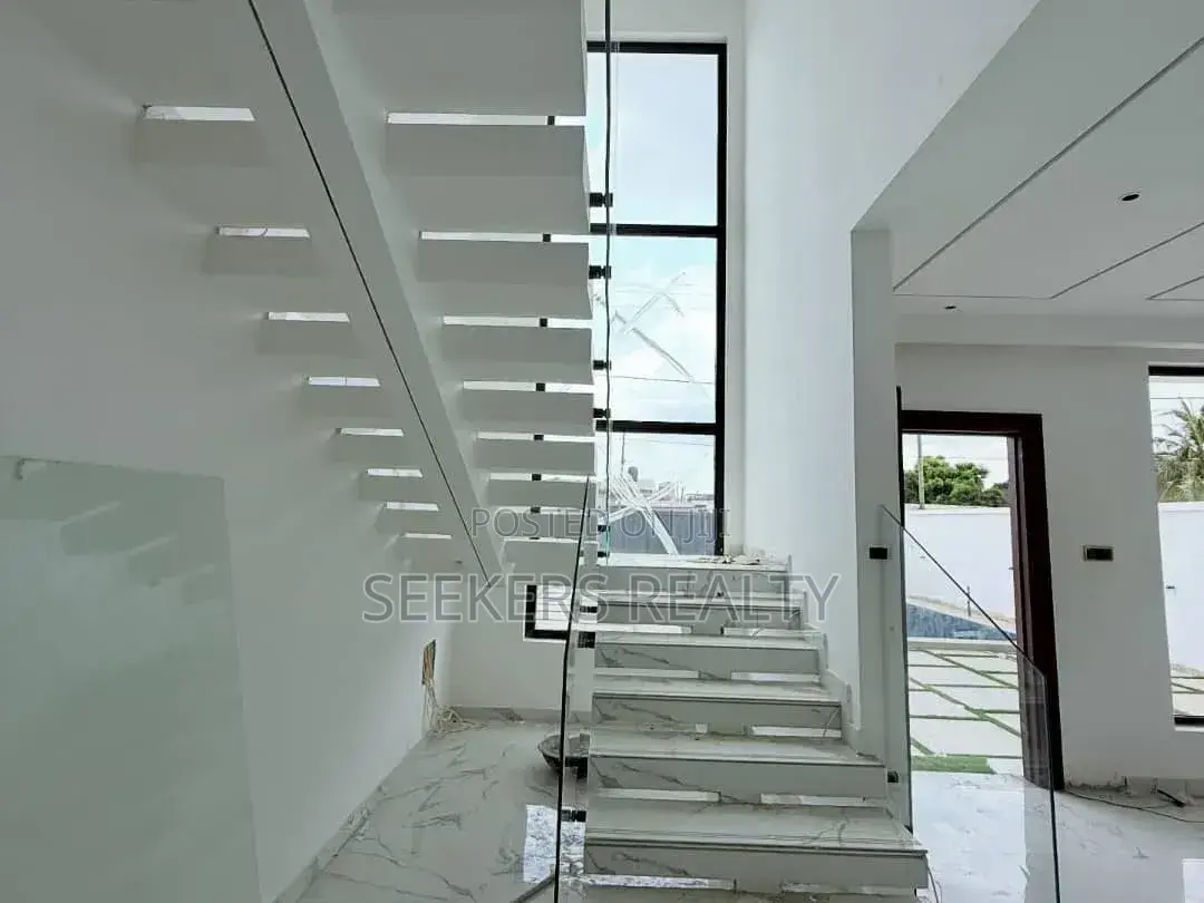 4bdrm House in Seekers Realty, School Junction for sale