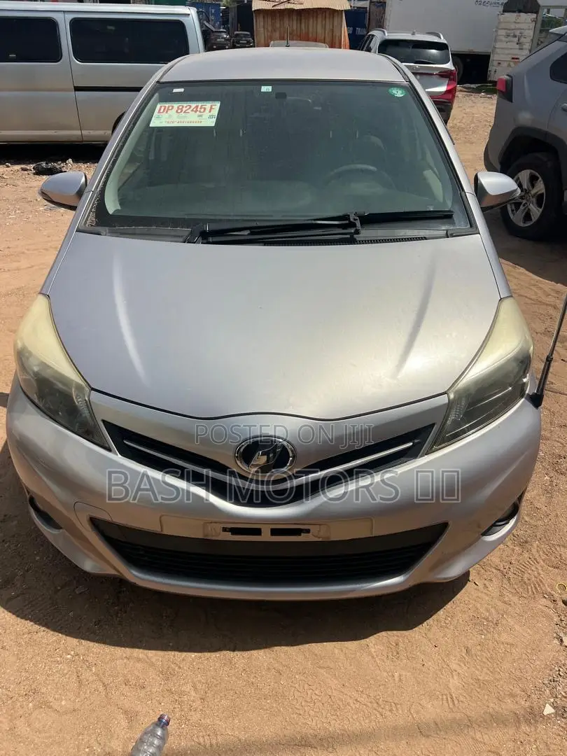 Toyota Vitz 1.3 AWD 3dr 2013 Silver