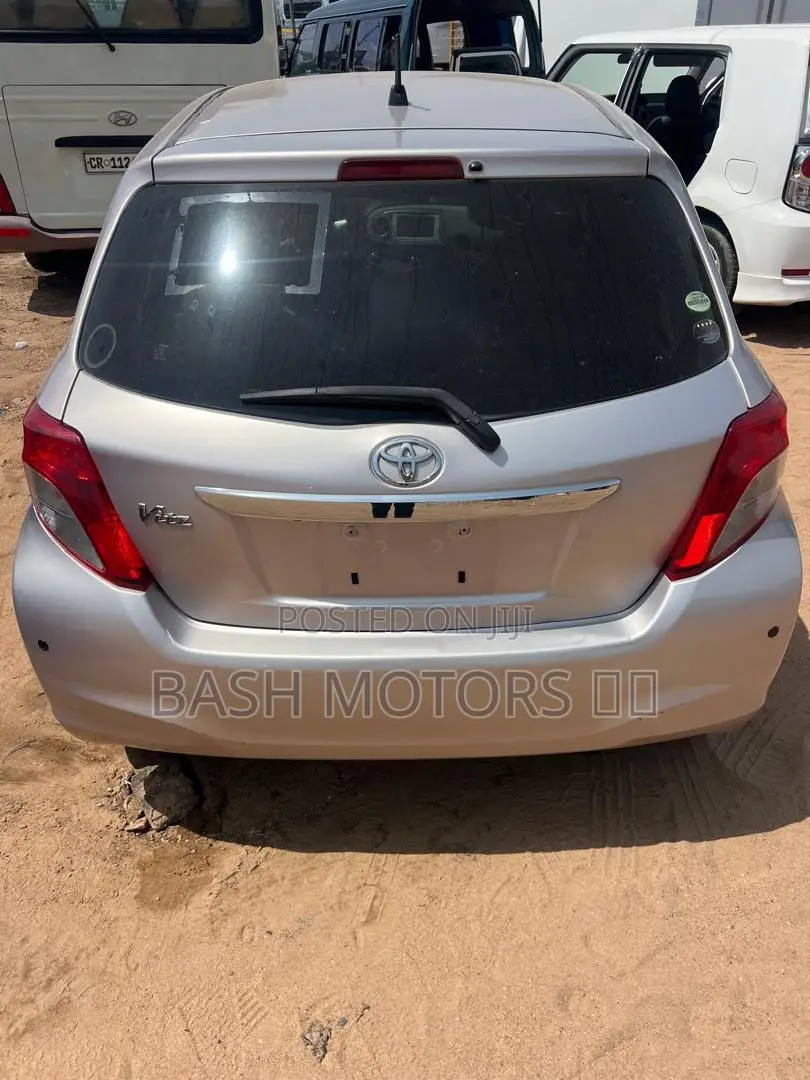 Toyota Vitz 1.3 AWD 3dr 2013 Silver