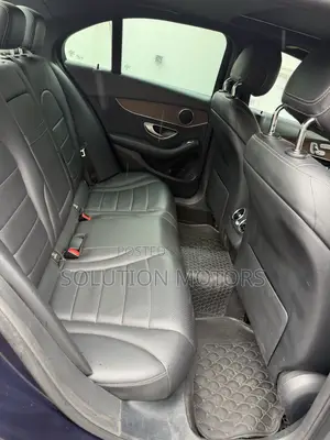 Mercedes-Benz C300 2019 Blue