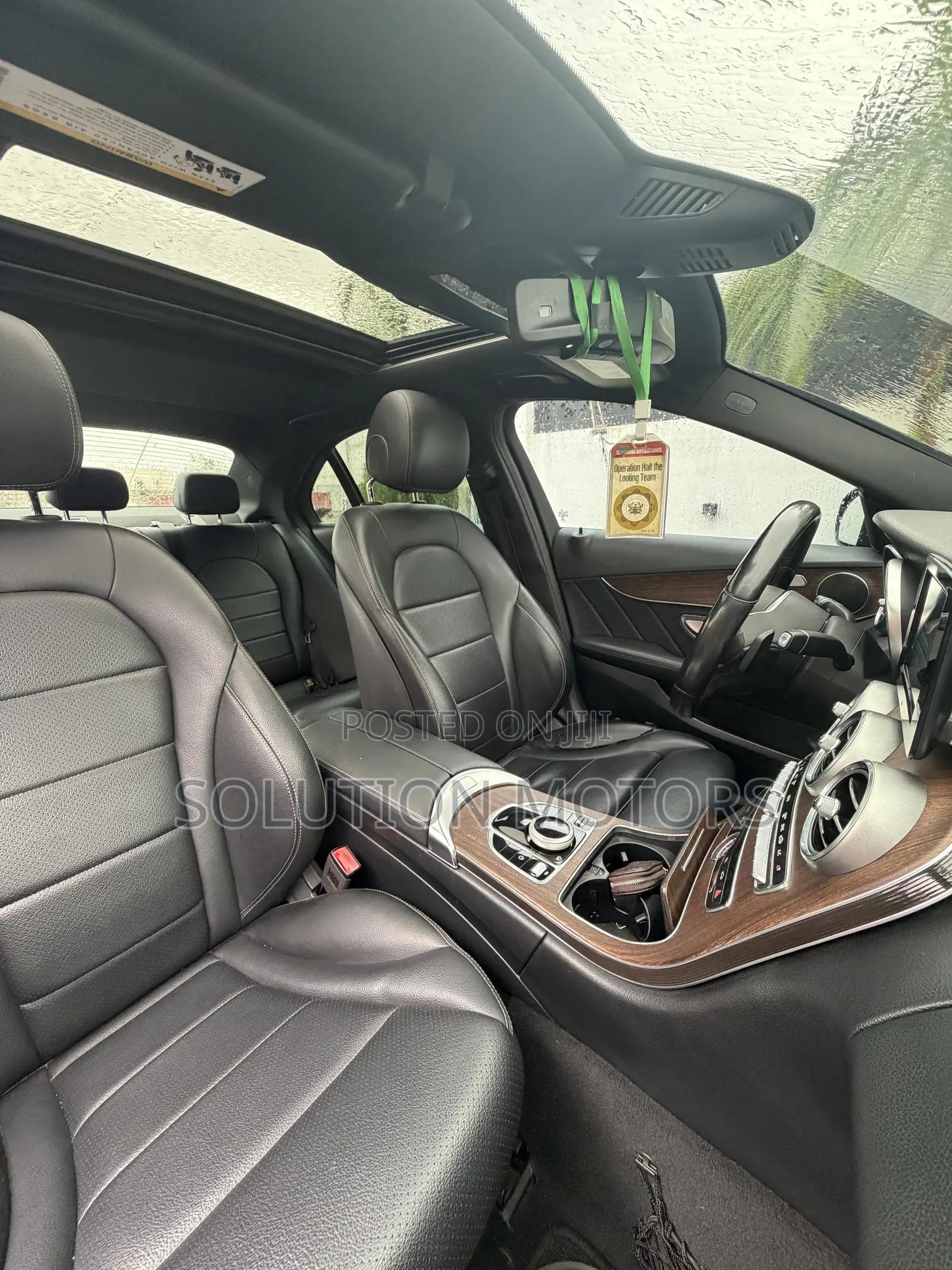Mercedes-Benz C300 2019 Blue