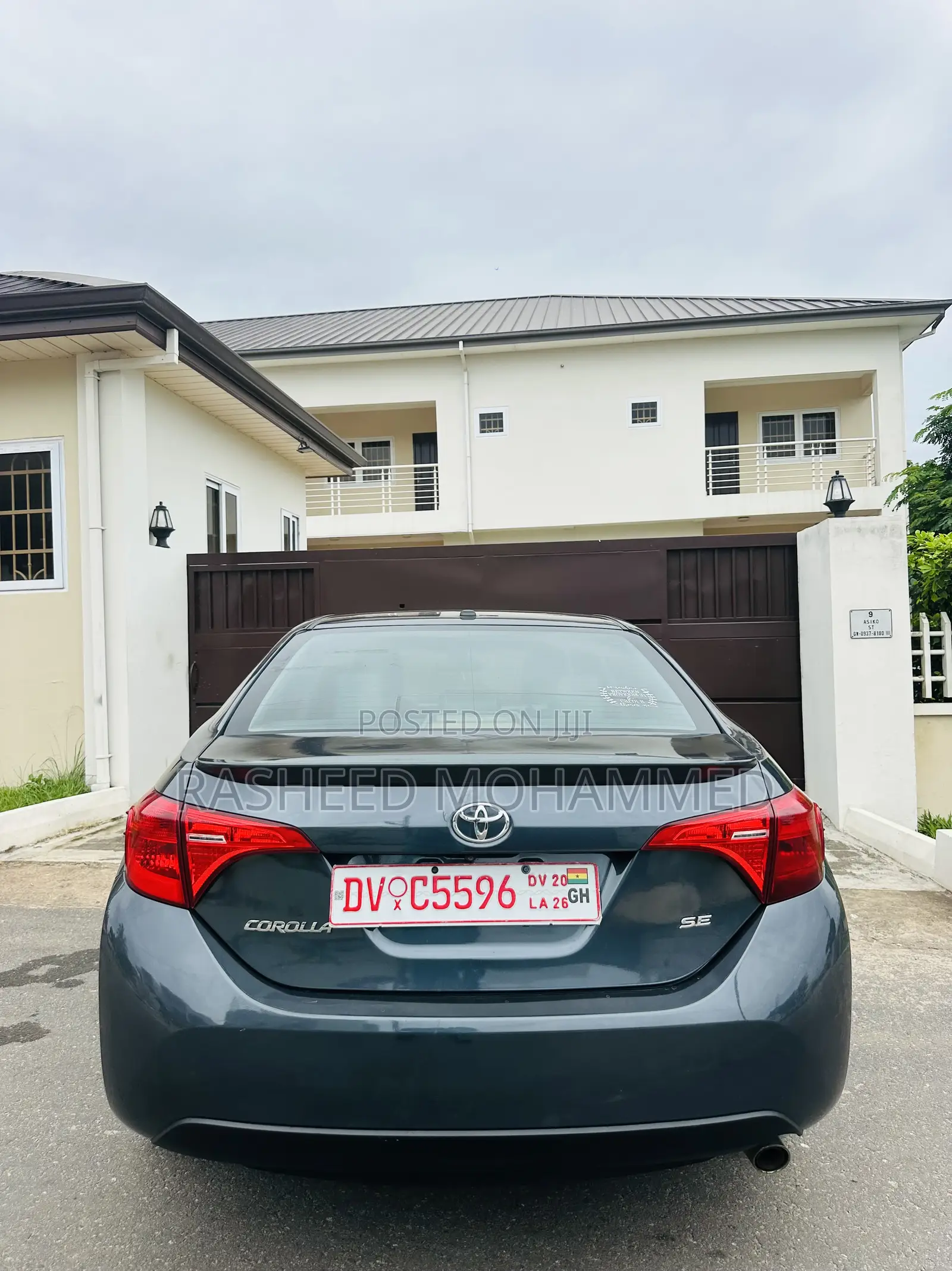 Toyota Corolla SE Special Edition 4dr Sedan (1.8L 4cyl CVT) 2017 Gray