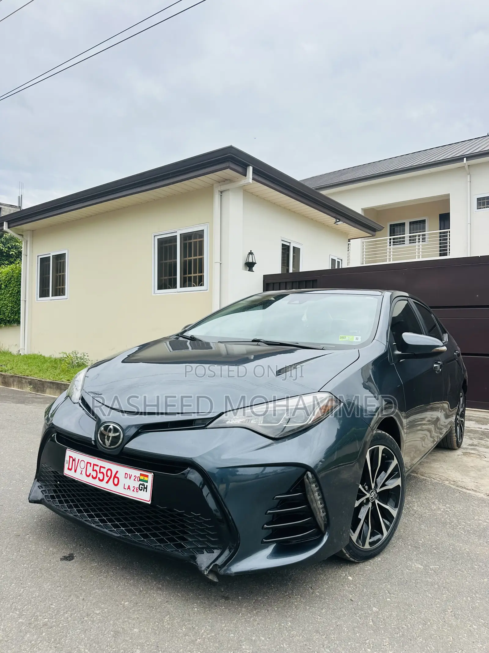 Toyota Corolla SE Special Edition 4dr Sedan (1.8L 4cyl CVT) 2017 Gray