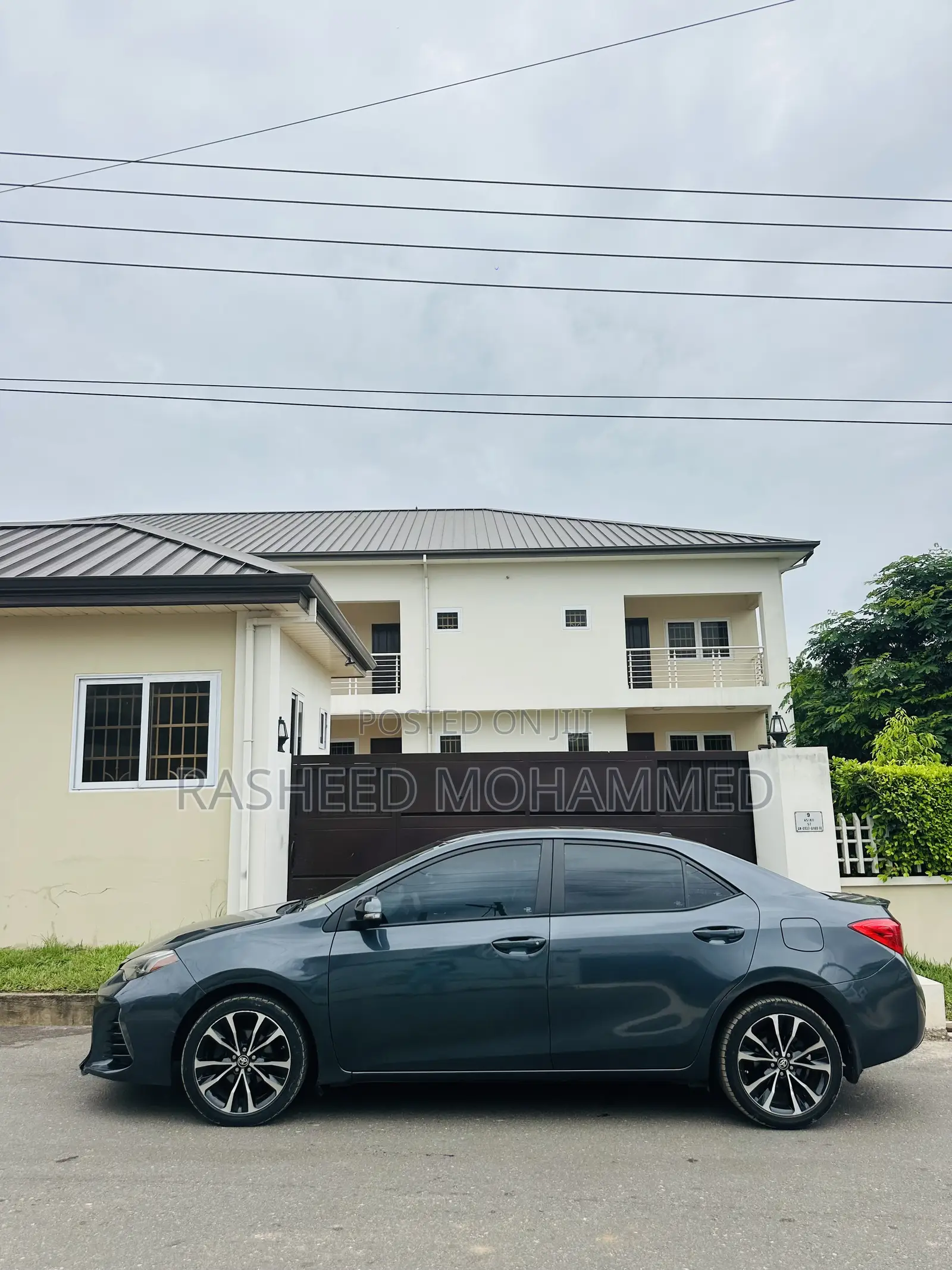 Toyota Corolla SE Special Edition 4dr Sedan (1.8L 4cyl CVT) 2017 Gray