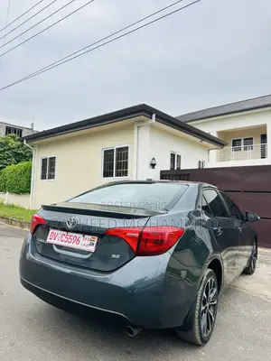 Toyota Corolla SE Special Edition 4dr Sedan (1.8L 4cyl CVT) 2017 Gray