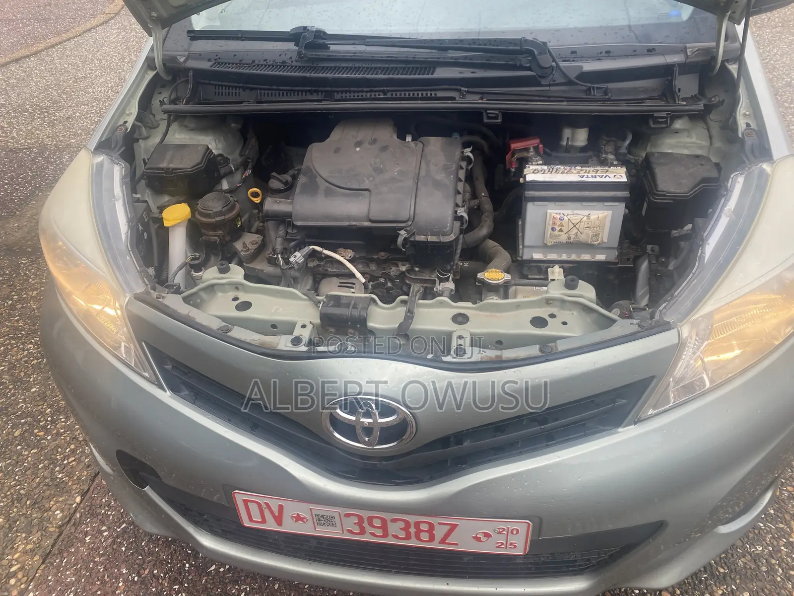 Toyota Yaris 2013 Silver