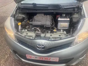 Toyota Yaris 2013 Silver