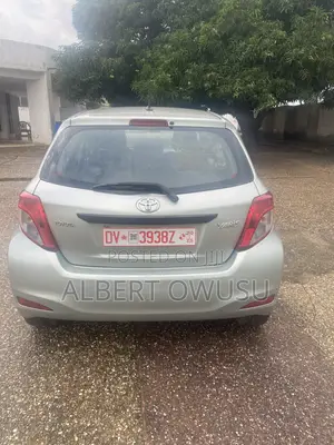 Toyota Yaris 2013 Silver