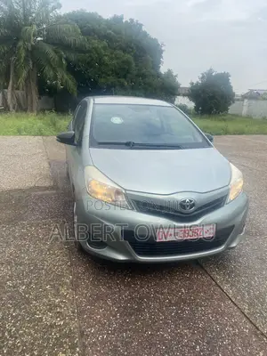 Toyota Yaris 2013 Silver