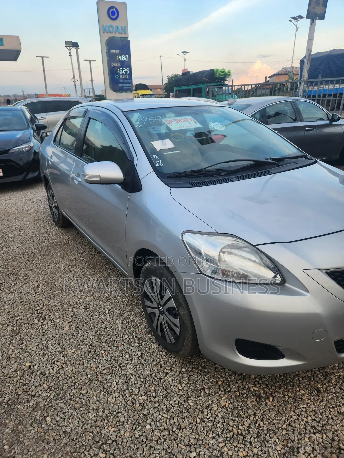 Toyota Belta 2012 Silver