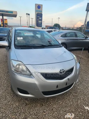 Toyota Belta 2012 Silver
