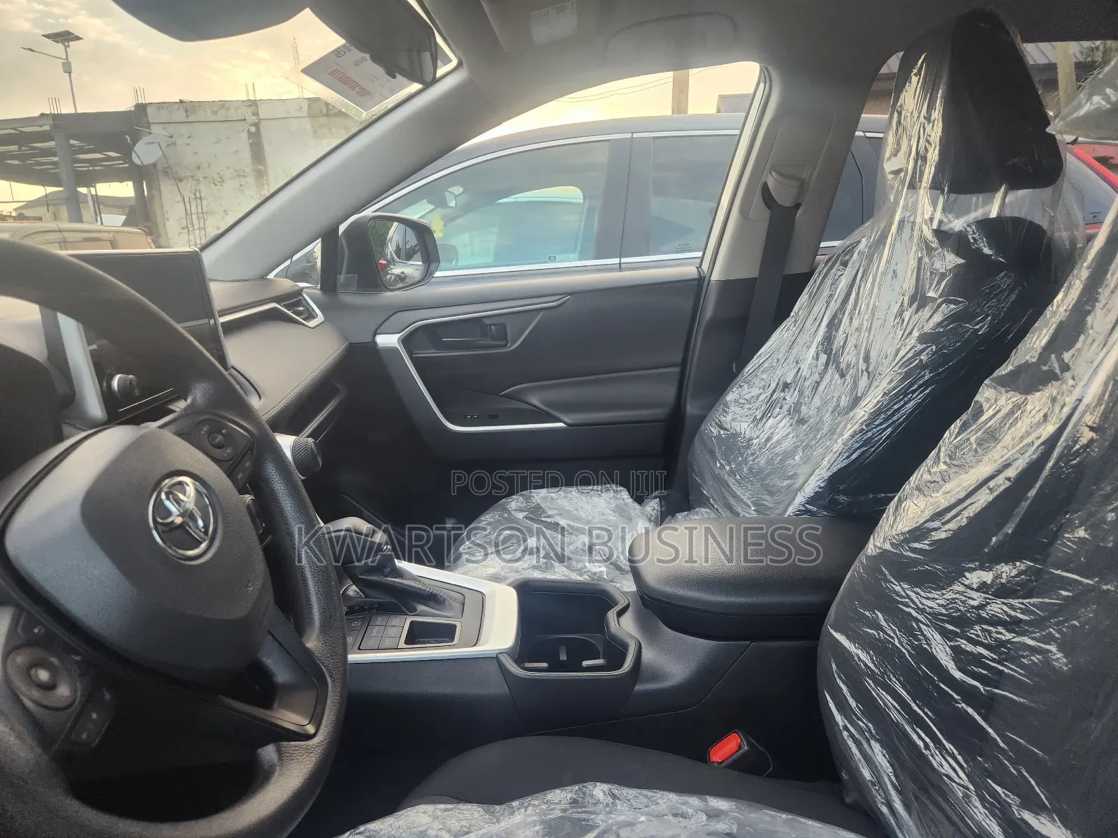 Toyota RAV4 2025 Silver