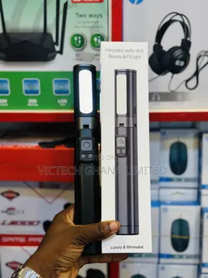 Cl19 Integrated Selfie Stick Beauty Fill Light