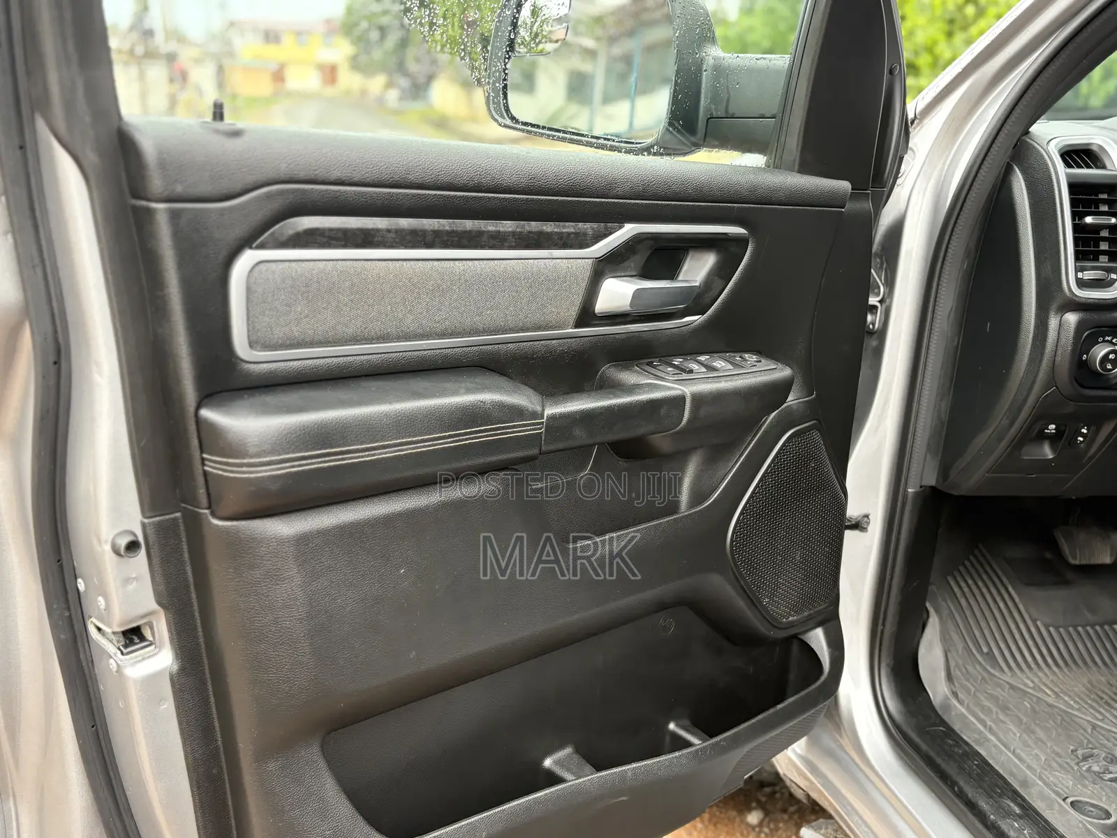 Dodge RAM 2022 Silver