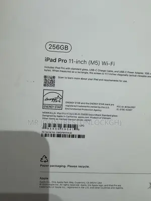 New Apple iPad Pro 13 (2025) 256 GB Black