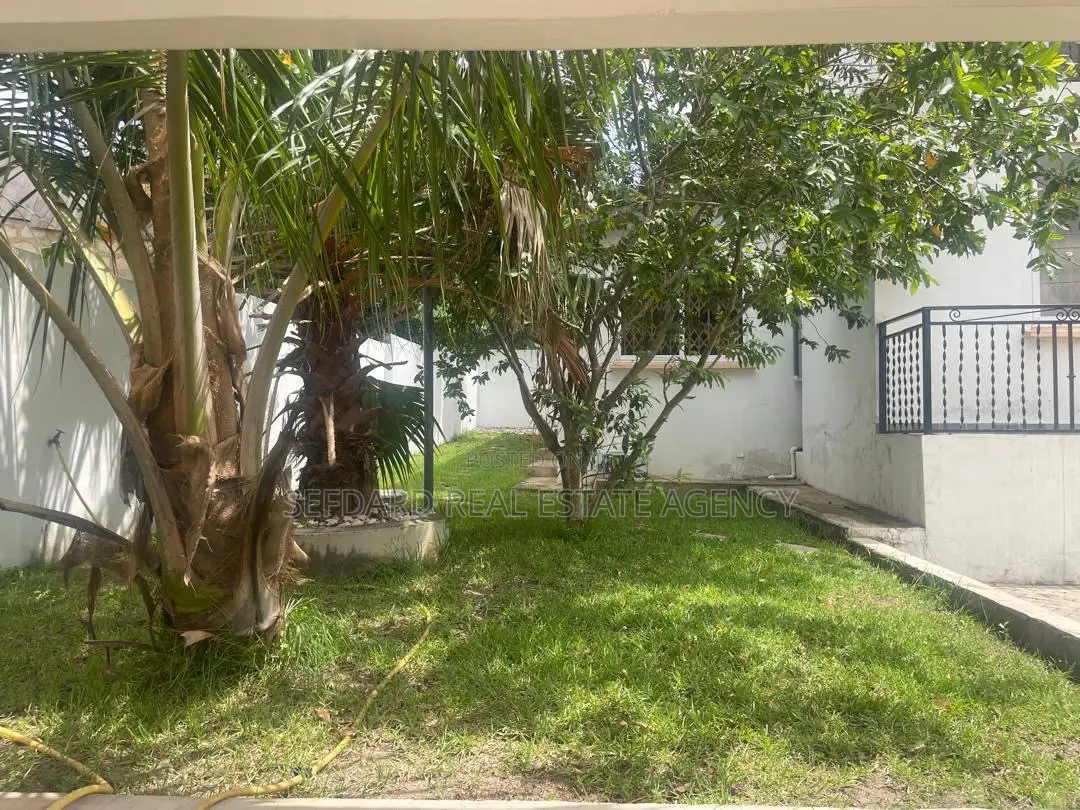 7bdrm House in Sefdard Properties, Kwabenya for rent