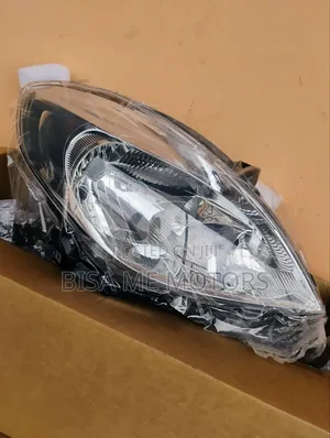Nissan Versa 2011/2012/2013/2014 Headlight