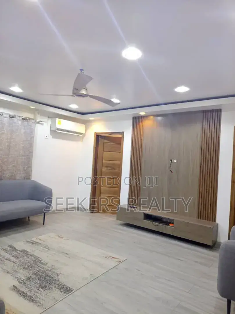 Furnished 2bdrm Apartment in Seekers Realty, Oxford Street for rent
