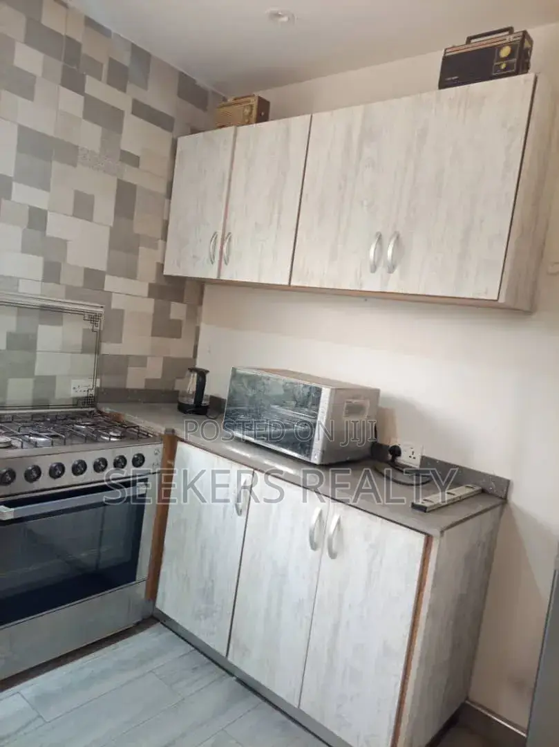 Furnished 2bdrm Apartment in Seekers Realty, Oxford Street for rent