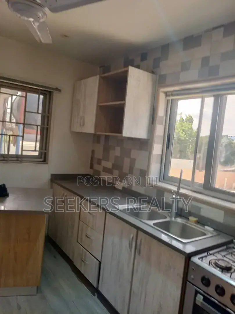 Furnished 2bdrm Apartment in Seekers Realty, Oxford Street for rent
