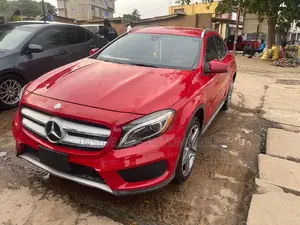 Mercedes-Benz GLA 250 2015 Red