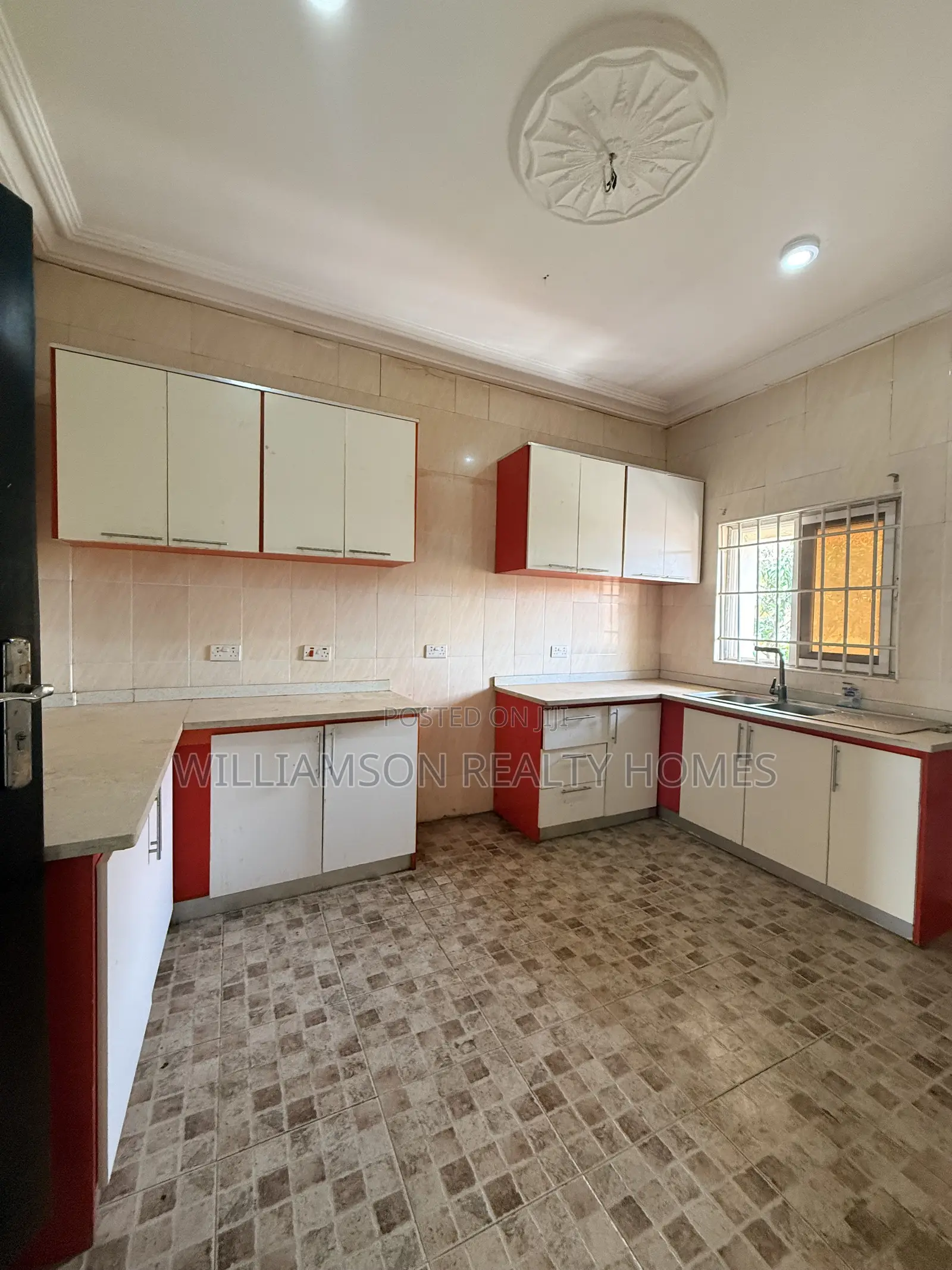 3bdrm Apartment in Coastal Estate Area, Spintex for rent