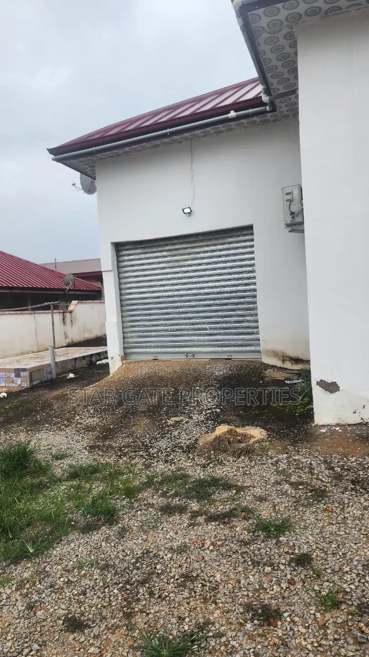 4bdrm House in Atonsu Dompoase, Kumasi Metropolitan for rent