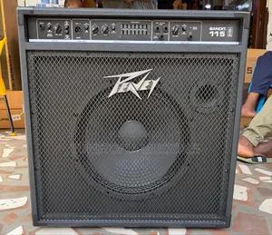 Peavey Bandit 115 Bass Guitar Combo Amplifier