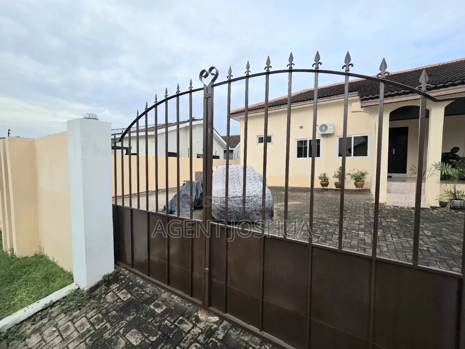 1bdrm Townhouse / Terrace in Manet Court Estate for rent
