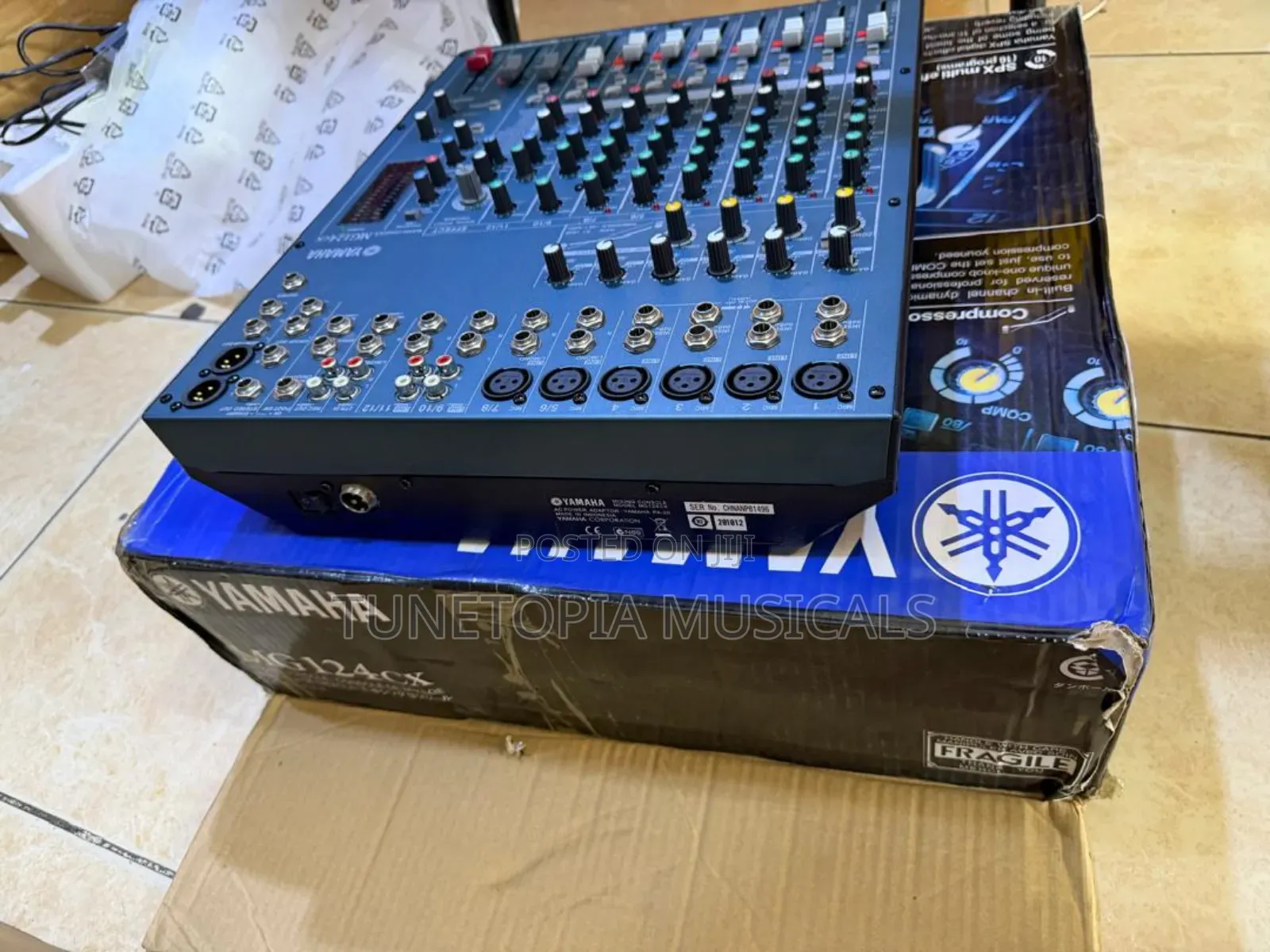 Yamaha Mg124cx 12-Channel Mixer