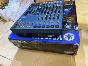 Yamaha Mg124cx 12-Channel Mixer