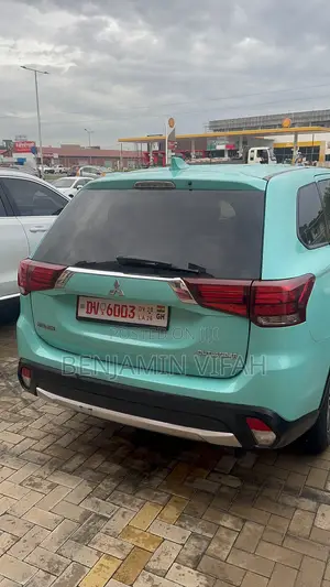 Mitsubishi Outlander 2016 Green