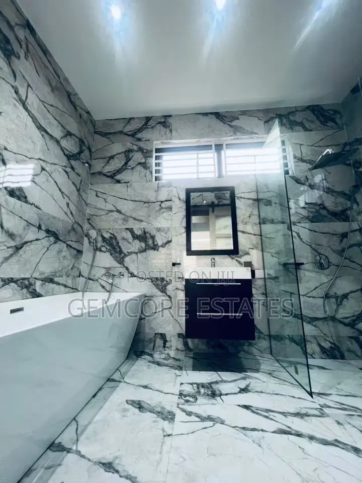 4bdrm House in School Junction, Ashaley Botwe for sale