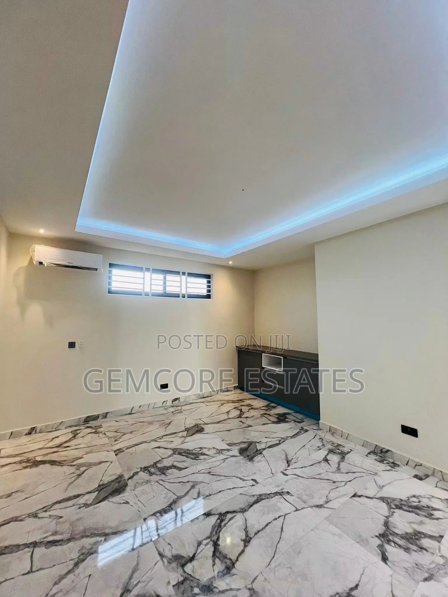 4bdrm House in School Junction, Ashaley Botwe for sale