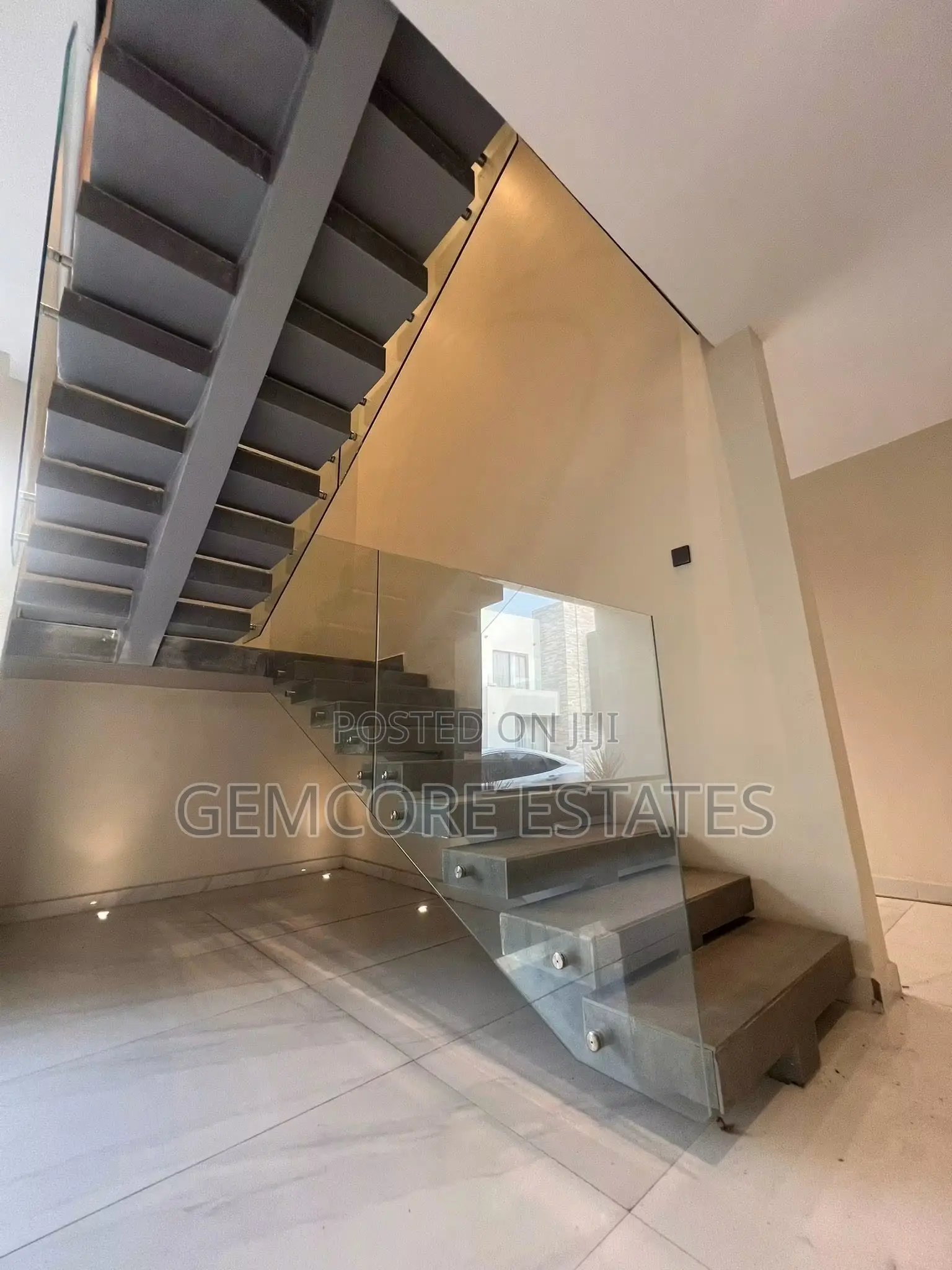 4bdrm House in School Junction, Ashaley Botwe for sale